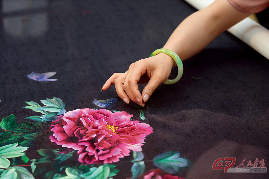 Yao Jianping: Queen of Embroidery