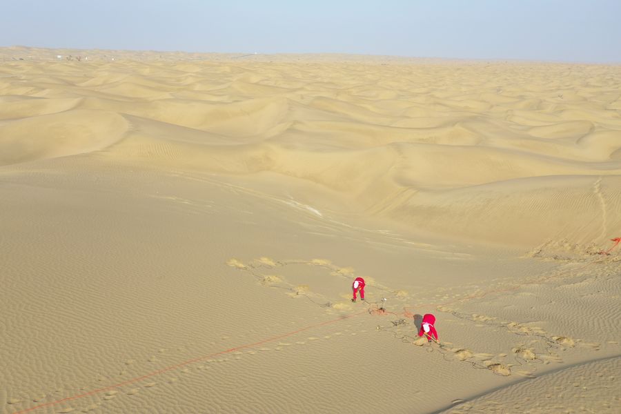 Female Oil Exploration Workers In The Largest Desert In China-China Story