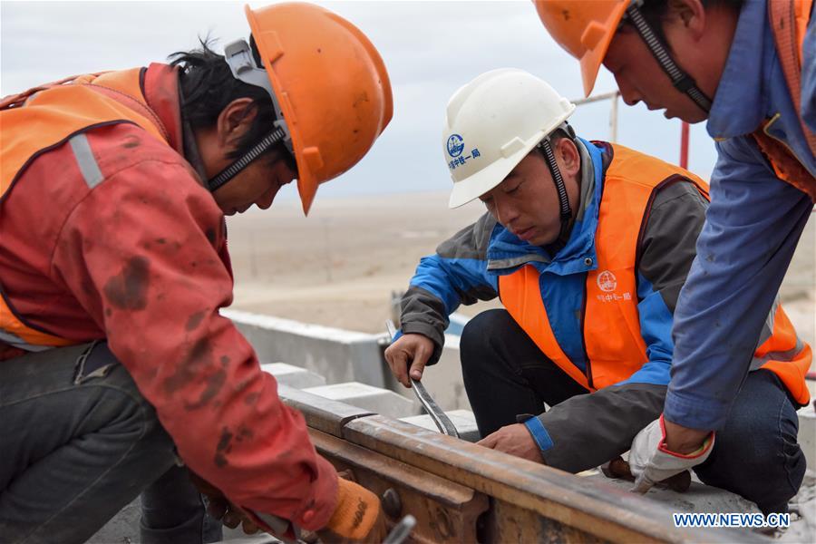 CHINA-XINJIANG-GENERATION Z-RAILWAY BUILDER (CN)